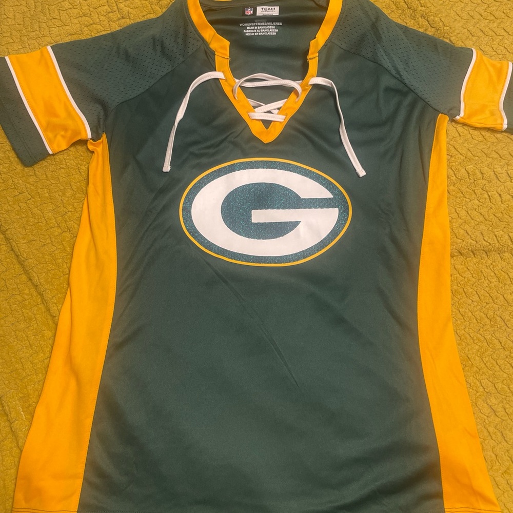 NFL Women’s Size Small Green Bay Packers Shirt